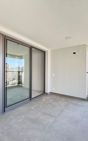 Apartamento à venda com 82m², 2 quartos e 1 vaga Apartamento à venda com 82m², 2 quartos e 1 vagaVaranda