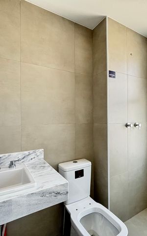 Apartamento à venda com 82m², 2 quartos e 1 vaga Apartamento à venda com 82m², 2 quartos e 1 vagaBanheiro da Suíte 1