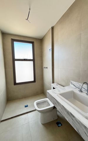 Apartamento à venda com 82m², 2 quartos e 1 vaga Apartamento à venda com 82m², 2 quartos e 1 vagaBanheiro da Suíte 2