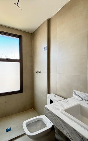 Apartamento à venda com 82m², 2 quartos e 1 vaga Apartamento à venda com 82m², 2 quartos e 1 vagaBanheiro da Suíte 2