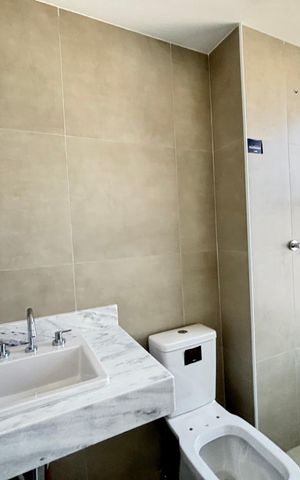 Apartamento à venda com 82m², 2 quartos e 1 vaga Apartamento à venda com 82m², 2 quartos e 1 vagaBanheiro da Suíte 1