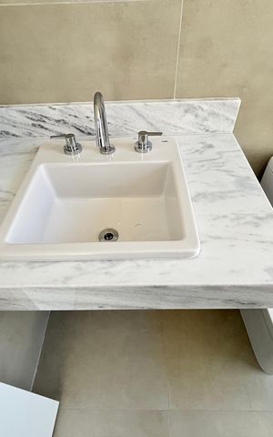 Apartamento à venda com 82m², 2 quartos e 1 vaga Apartamento à venda com 82m², 2 quartos e 1 vagaBanheiro da Suíte 1