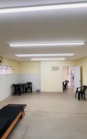 Casa à venda com 410m², 4 quartos e 6 vagas Casa à venda com 410m², 4 quartos e 6 vagasÁrea externa