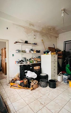 Casa à venda com 410m², 4 quartos e 6 vagas Casa à venda com 410m², 4 quartos e 6 vagasÁrea externa