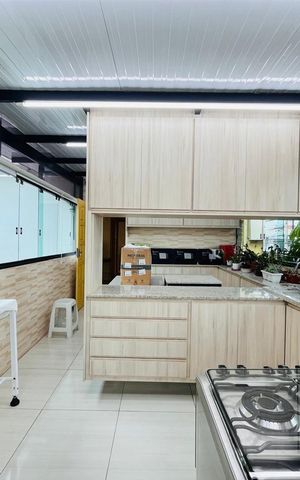 Casa à venda com 410m², 4 quartos e 6 vagas Casa à venda com 410m², 4 quartos e 6 vagasÁrea externa