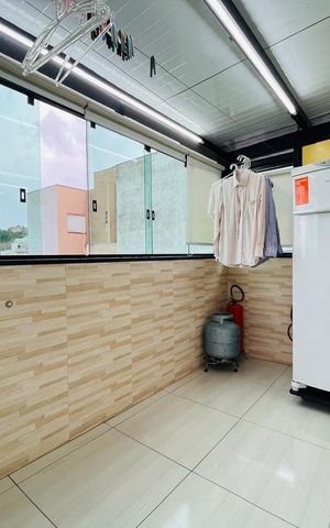 Casa à venda com 410m², 4 quartos e 6 vagas Casa à venda com 410m², 4 quartos e 6 vagasÁrea externa