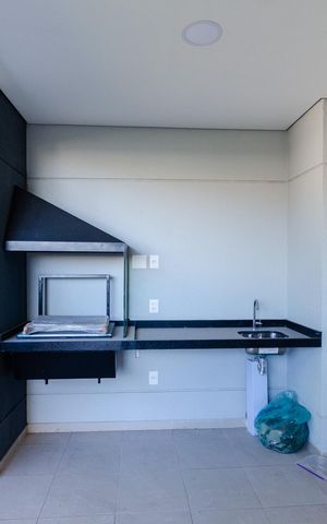 Apartamento para alugar com 242m², 4 quartos e 2 vagas Apartamento para alugar com 242m², 4 quartos e 2 vagasSala - Varanda