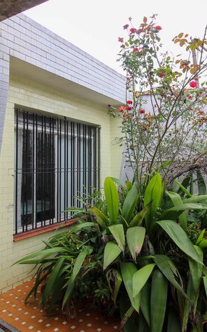 Casa à venda com 86m², 2 quartos e 2 vagas Casa à venda com 86m², 2 quartos e 2 vagasGaragem