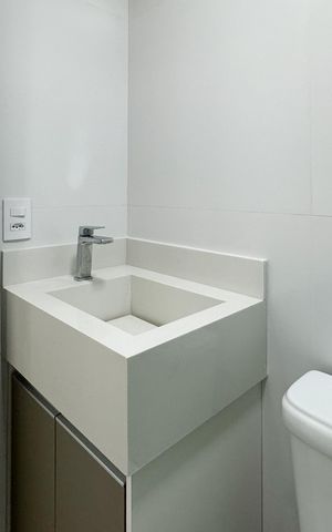 Apartamento à venda com 53m², 2 quartos e 1 vaga Apartamento à venda com 53m², 2 quartos e 1 vagaBanheiro Social