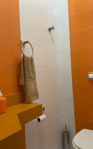 Casa à venda com 240m², 4 quartos e 4 vagas Casa à venda com 240m², 4 quartos e 4 vagasSala - Lavabo