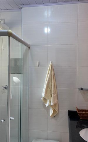 Casa à venda com 240m², 4 quartos e 4 vagas Casa à venda com 240m², 4 quartos e 4 vagasEdícula