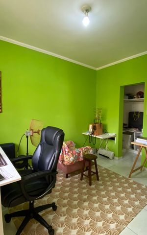 Casa à venda com 240m², 4 quartos e 4 vagas Casa à venda com 240m², 4 quartos e 4 vagasEdícula
