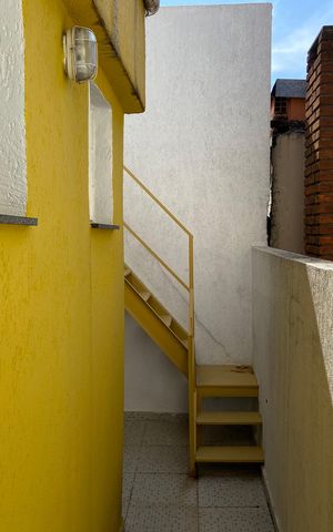 Casa à venda com 240m², 4 quartos e 4 vagas Casa à venda com 240m², 4 quartos e 4 vagasÁrea Externa