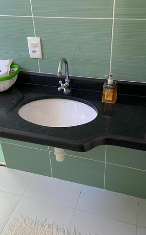 Casa à venda com 240m², 4 quartos e 4 vagas Casa à venda com 240m², 4 quartos e 4 vagasEdícula
