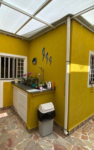 Casa à venda com 240m², 4 quartos e 4 vagas Casa à venda com 240m², 4 quartos e 4 vagasÁrea Externa