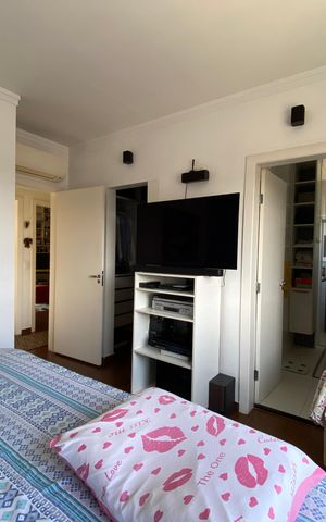 Casa à venda com 240m², 4 quartos e 4 vagas Casa à venda com 240m², 4 quartos e 4 vagasQuarto 1