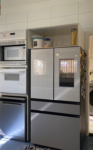 Casa à venda com 240m², 4 quartos e 4 vagas Casa à venda com 240m², 4 quartos e 4 vagasCozinha
