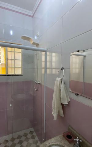 Casa à venda com 240m², 4 quartos e 4 vagas Casa à venda com 240m², 4 quartos e 4 vagasDispensa - Banheiro