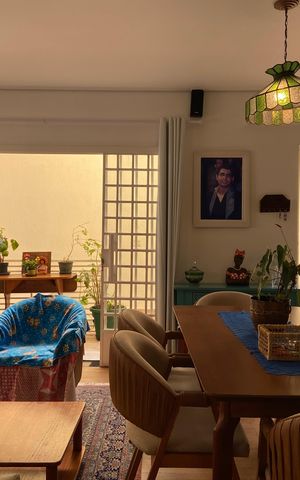 Casa à venda com 240m², 4 quartos e 4 vagas Casa à venda com 240m², 4 quartos e 4 vagasSala