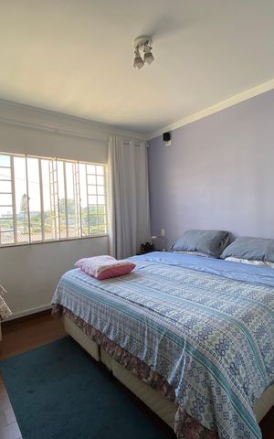 Casa à venda com 240m², 4 quartos e 4 vagas Casa à venda com 240m², 4 quartos e 4 vagasQuarto 1
