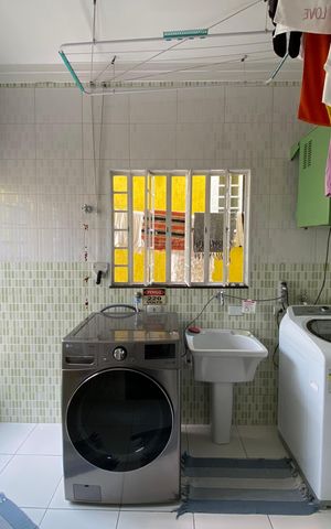Casa à venda com 240m², 4 quartos e 4 vagas Casa à venda com 240m², 4 quartos e 4 vagasÁrea de Serviço