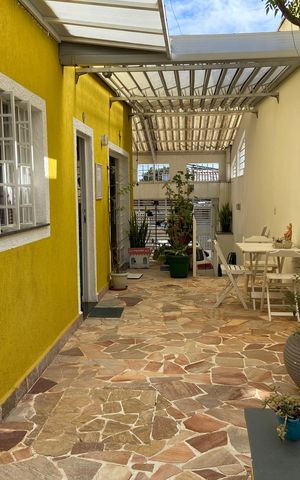 Casa à venda com 240m², 4 quartos e 4 vagas Casa à venda com 240m², 4 quartos e 4 vagasÁrea Externa