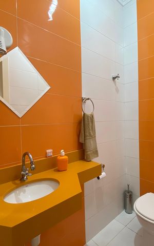 Casa à venda com 240m², 4 quartos e 4 vagas Casa à venda com 240m², 4 quartos e 4 vagasSala - Lavabo