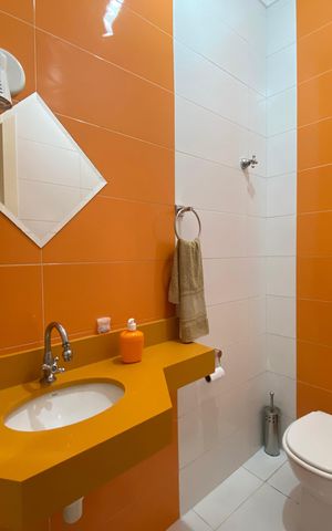 Casa à venda com 240m², 4 quartos e 4 vagas Casa à venda com 240m², 4 quartos e 4 vagasSala - Lavabo