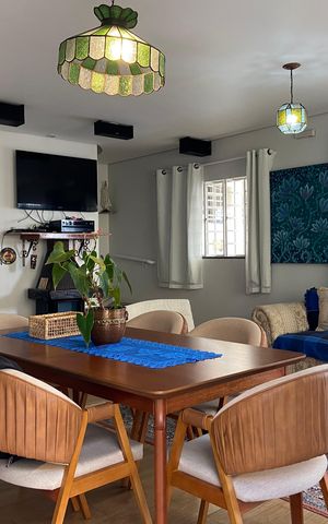 Casa à venda com 240m², 4 quartos e 4 vagas Casa à venda com 240m², 4 quartos e 4 vagasSala