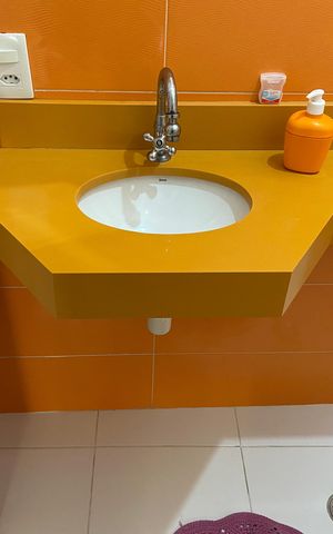 Casa à venda com 240m², 4 quartos e 4 vagas Casa à venda com 240m², 4 quartos e 4 vagasSala - Lavabo