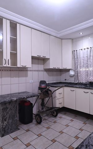 Casa à venda com 300m², 3 quartos e 3 vagas Casa à venda com 300m², 3 quartos e 3 vagasCozinha