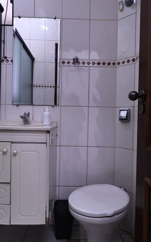 Casa à venda com 300m², 3 quartos e 3 vagas Casa à venda com 300m², 3 quartos e 3 vagasBanheiro