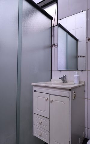 Casa à venda com 300m², 3 quartos e 3 vagas Casa à venda com 300m², 3 quartos e 3 vagasBanheiro
