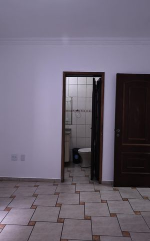 Casa à venda com 300m², 3 quartos e 3 vagas Casa à venda com 300m², 3 quartos e 3 vagasSuite
