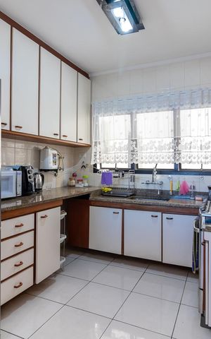 Apartamento à venda com 140m², 3 quartos e 3 vagas Apartamento à venda com 140m², 3 quartos e 3 vagasCozinha