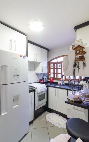 Casa à venda com 120m², 3 quartos e 2 vagas Casa à venda com 120m², 3 quartos e 2 vagasCozinha
