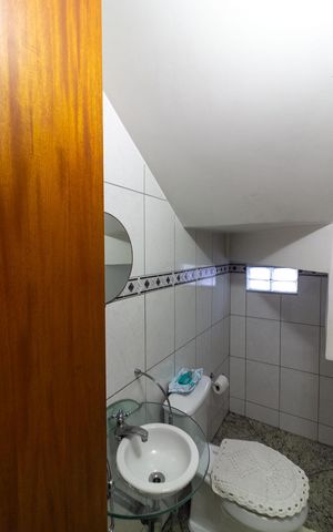 Casa à venda com 120m², 3 quartos e 2 vagas Casa à venda com 120m², 3 quartos e 2 vagasLavabo