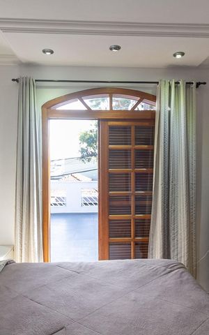 Casa à venda com 120m², 3 quartos e 2 vagas Casa à venda com 120m², 3 quartos e 2 vagasQuarto 1 - Suíte