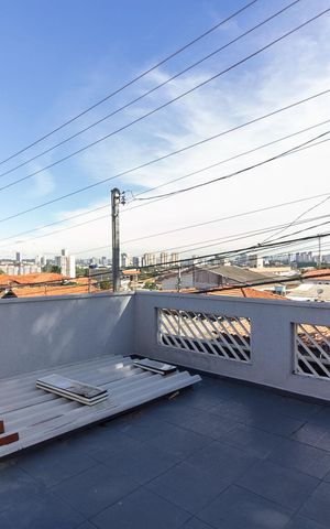 Casa à venda com 120m², 3 quartos e 2 vagas Casa à venda com 120m², 3 quartos e 2 vagasVaranda Quarto 1 - Suíte