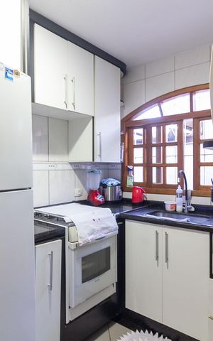Casa à venda com 120m², 3 quartos e 2 vagas Casa à venda com 120m², 3 quartos e 2 vagasCozinha