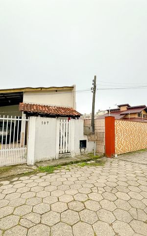 Casa para alugar com 70m², 2 quartos e 2 vagasVista da Rua