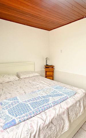 Casa para alugar com 70m², 2 quartos e 2 vagasQuarto 1