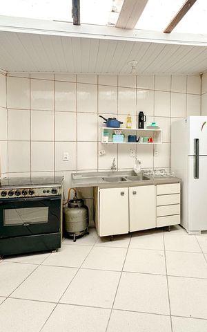 Casa para alugar com 70m², 2 quartos e 2 vagasCozinha