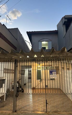 Casa à venda com 112m², 3 quartos e 2 vagasFachada 