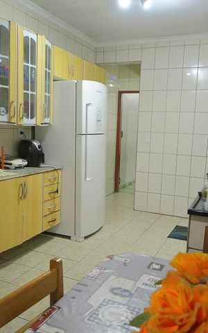 Casa à venda com 112m², 3 quartos e 2 vagasCozinha 