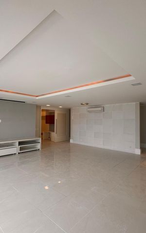 Apartamento para alugar com 260m², 4 quartos e 3 vagas Apartamento para alugar com 260m², 4 quartos e 3 vagasSala