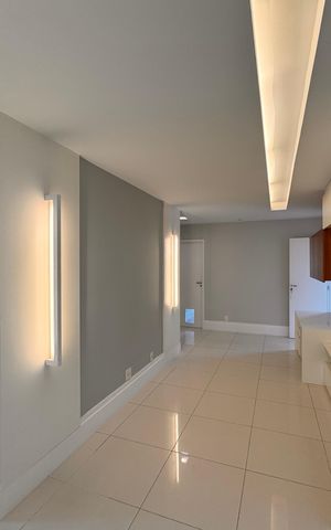 Apartamento para alugar com 260m², 4 quartos e 3 vagas Apartamento para alugar com 260m², 4 quartos e 3 vagasHall Íntimo