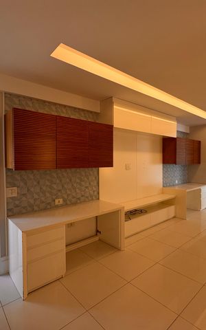 Apartamento para alugar com 260m², 4 quartos e 3 vagas Apartamento para alugar com 260m², 4 quartos e 3 vagasHall Íntimo