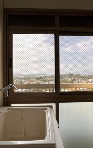 Apartamento para alugar com 260m², 4 quartos e 3 vagas Apartamento para alugar com 260m², 4 quartos e 3 vagasCozinha e Área de Serviço