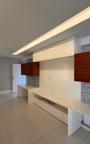 Apartamento para alugar com 260m², 4 quartos e 3 vagas Apartamento para alugar com 260m², 4 quartos e 3 vagasHall Íntimo
